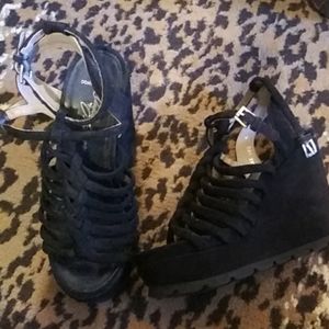 Donald Pliner wedges size 8